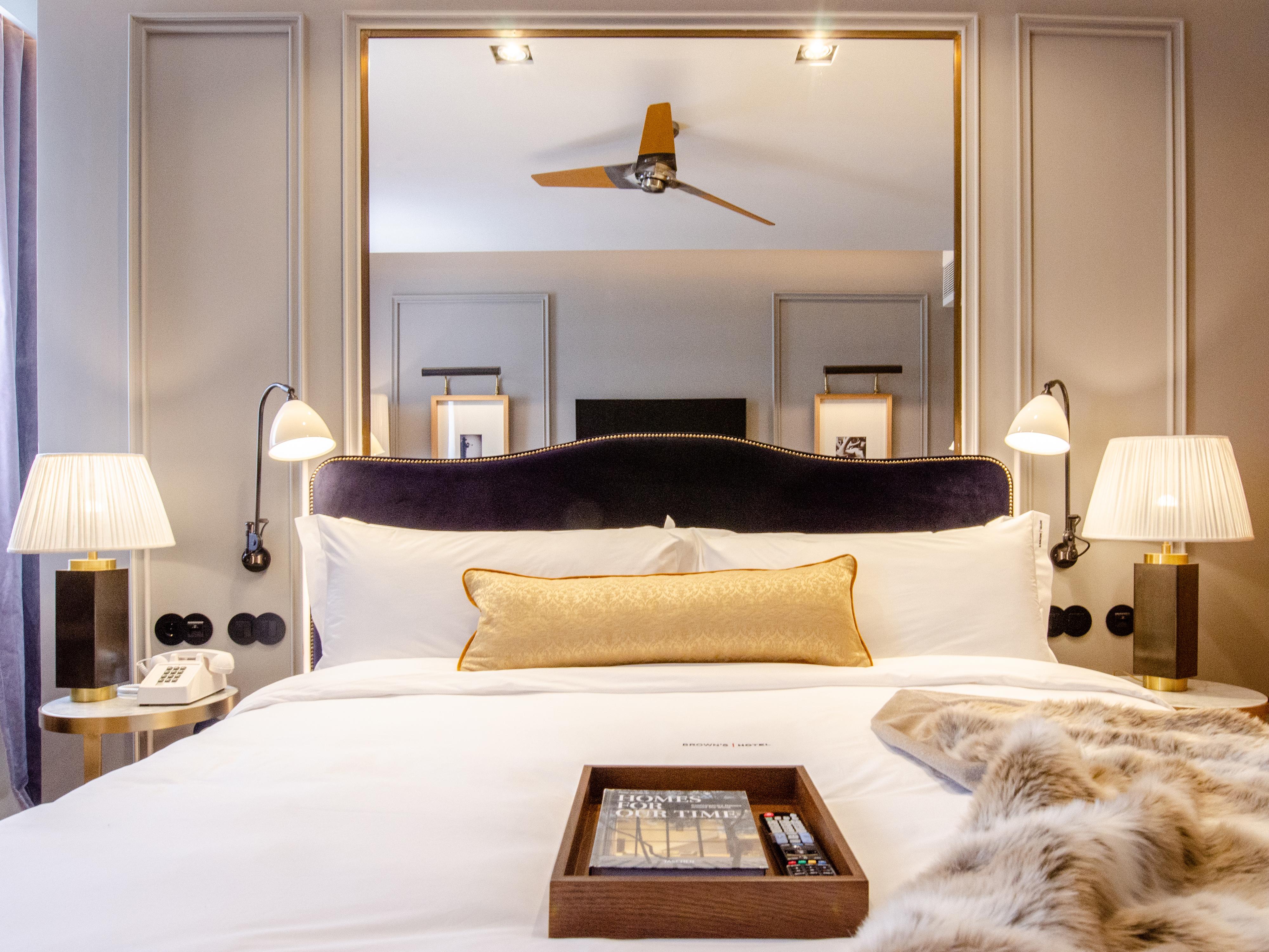Browns Avenue Hotel Lisboa Eksteriør bilde A bedroom at The Carlyle