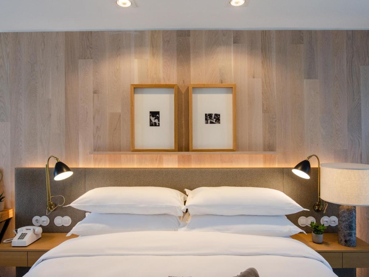Browns Avenue Hotel Lisboa Eksteriør bilde A bedroom at The Edition
